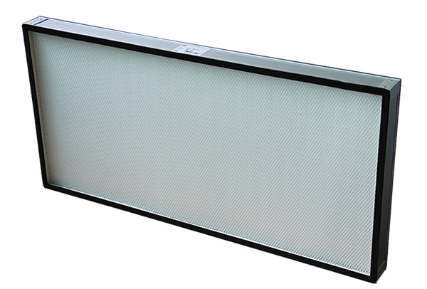 潔凈棚高效過濾器主要用于過濾0.3um以上的空氣懸浮顆粒,對于≥0.3μm顆粒的過濾效率在99.99%以上。