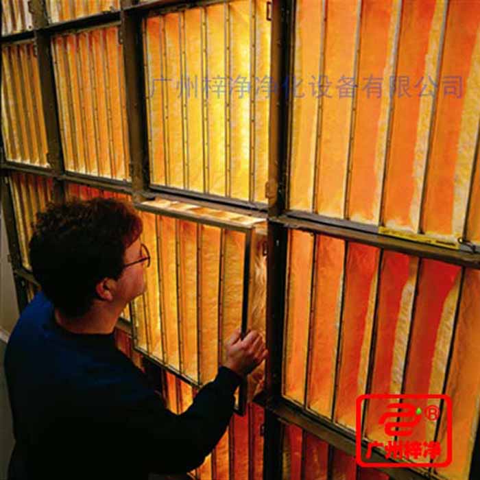 F8級(jí)袋式中效過(guò)濾器安裝方法如圖所示 F8級(jí)袋式中效過(guò)濾器安裝方法如圖所示