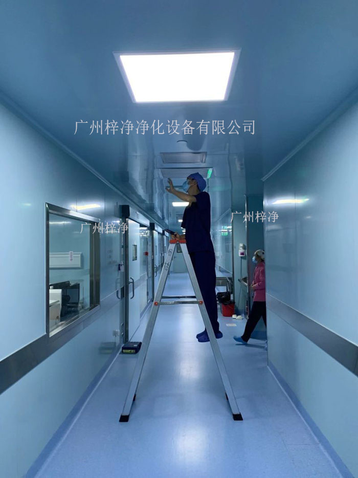 高效空氣過濾器更換現(xiàn)場(chǎng)實(shí)拍圖